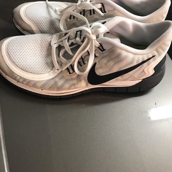 Nike - Picture 4 of 6